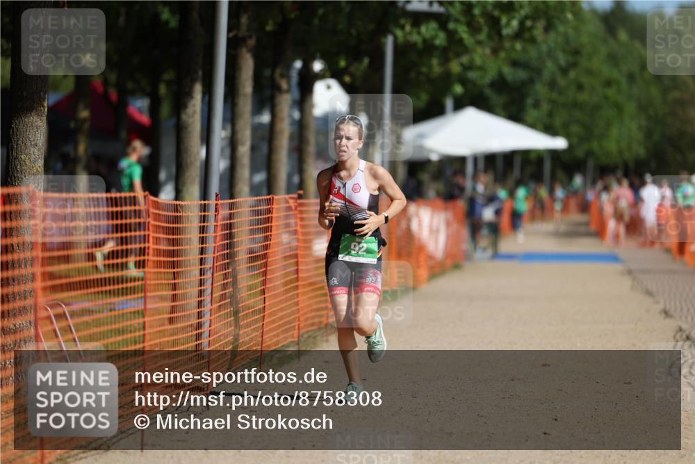 07.09.2025 - 19. Norderstedt Triathlon Michael Strokosch http://msf.ph/oto/8758308 07.09.2025 11:03:56 Laufen 92 meine-sportfotos.de