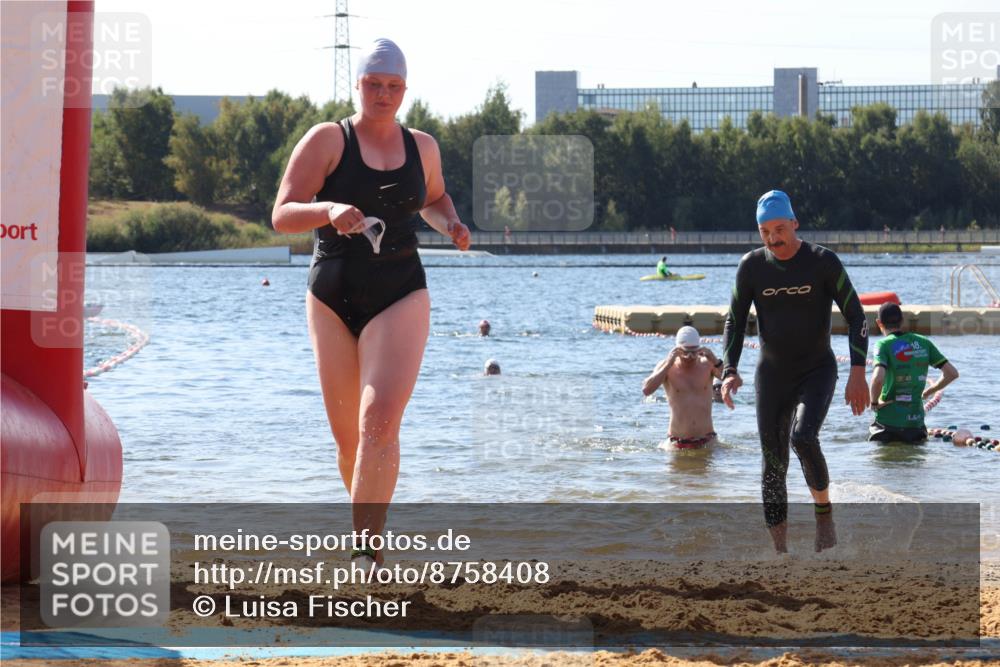 07.09.2025 - 19. Norderstedt Triathlon Luisa Fischer http://msf.ph/oto/8758408 07.09.2025 11:50:04 Schwimmen 757, 762 meine-sportfotos.de