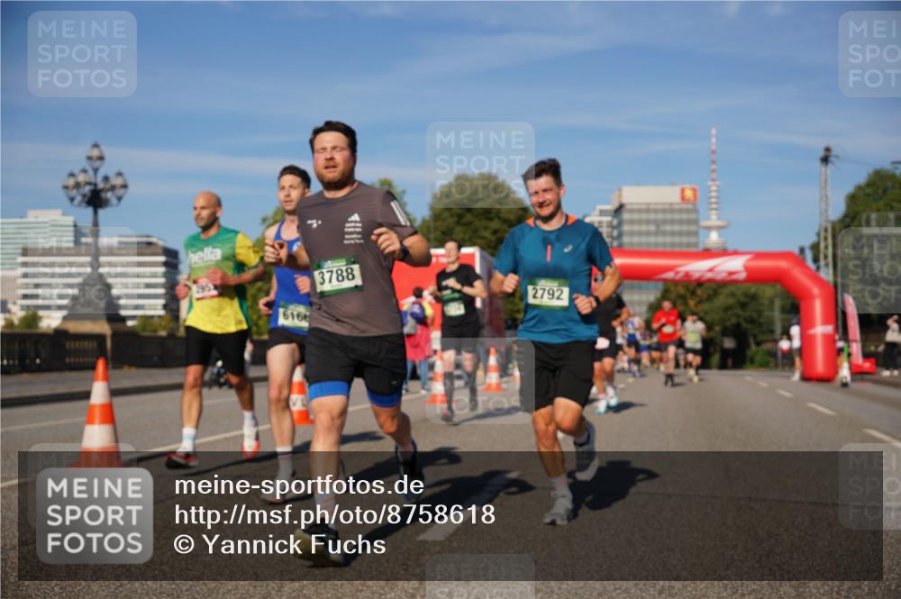07.09.2025 - BARMER Alsterlauf Yannick Fuchs http://msf.ph/oto/8758618 07.09.2025 09:39:11 Laufen 6166, 3788, 2792 meine-sportfotos.de