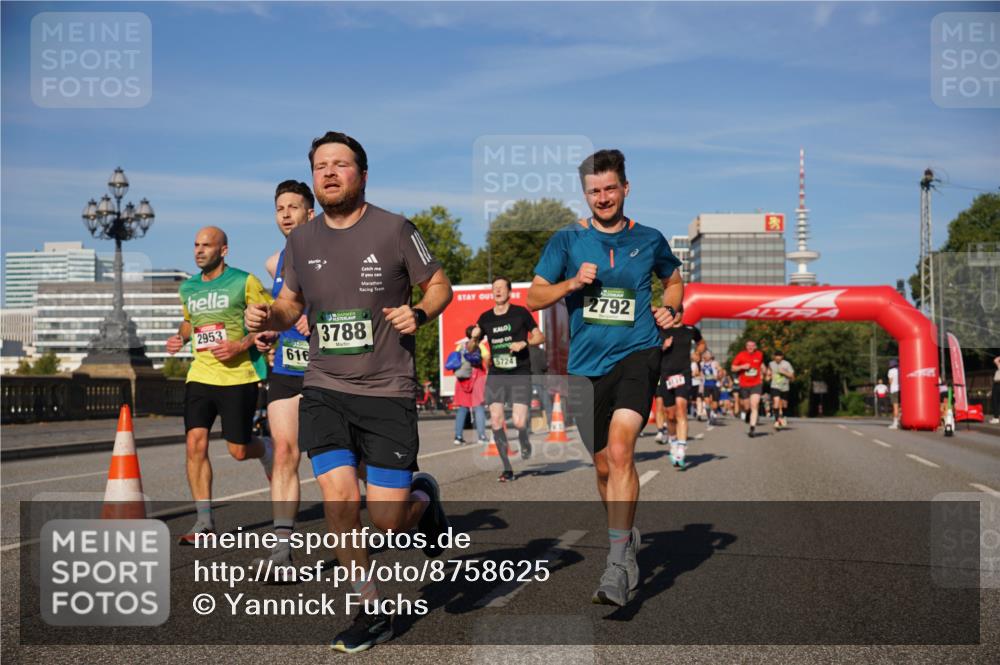 07.09.2025 - BARMER Alsterlauf Yannick Fuchs http://msf.ph/oto/8758625 07.09.2025 09:39:11 Laufen 2953, 616, 3788, 5724, 2792 meine-sportfotos.de