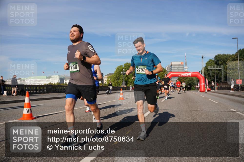 07.09.2025 - BARMER Alsterlauf Yannick Fuchs http://msf.ph/oto/8758634 07.09.2025 09:39:11 Laufen 3788, 2792 meine-sportfotos.de