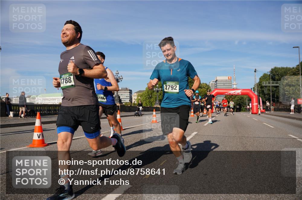 07.09.2025 - BARMER Alsterlauf Yannick Fuchs http://msf.ph/oto/8758641 07.09.2025 09:39:11 Laufen 3788, 6166, 2792 meine-sportfotos.de