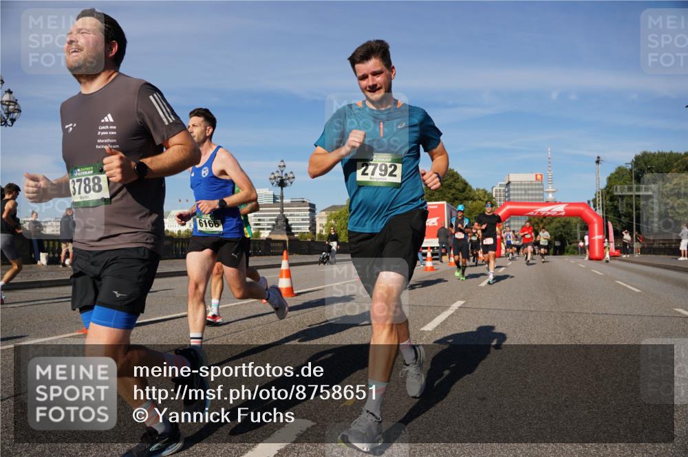 07.09.2025 - BARMER Alsterlauf Yannick Fuchs http://msf.ph/oto/8758651 07.09.2025 09:39:11 Laufen 3788, 6166, 36, 2792 meine-sportfotos.de
