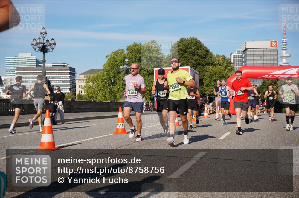 07.09.2025 - BARMER Alsterlauf Yannick Fuchs http://msf.ph/oto/8758756 07.09.2025 09:39:14 Laufen 4480, 4389, 5729, 8011, 4985, 8316, 5451 meine-sportfotos.de