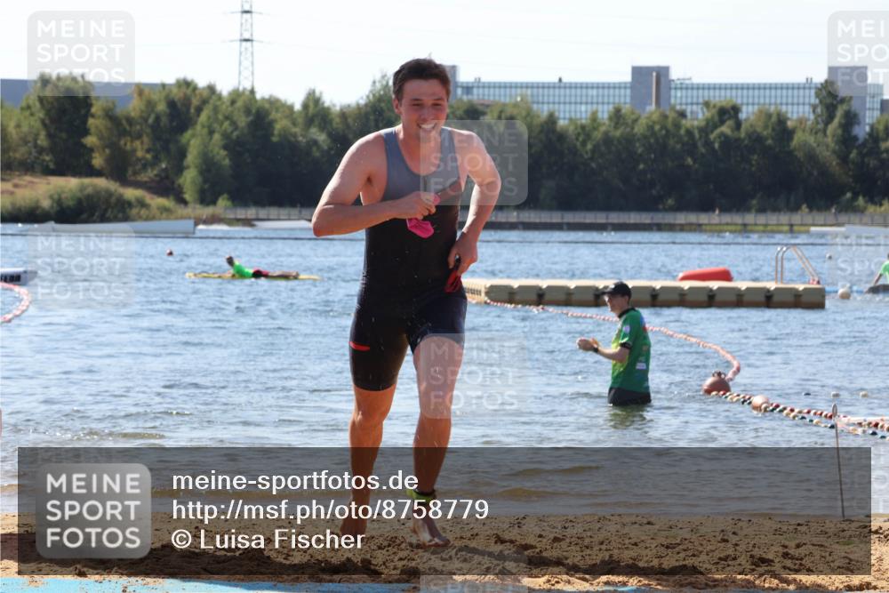 07.09.2025 - 19. Norderstedt Triathlon Luisa Fischer http://msf.ph/oto/8758779 07.09.2025 11:51:06 Schwimmen 218 meine-sportfotos.de