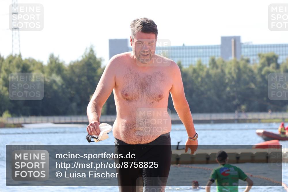 07.09.2025 - 19. Norderstedt Triathlon Luisa Fischer http://msf.ph/oto/8758825 07.09.2025 11:52:01 Schwimmen 827 meine-sportfotos.de