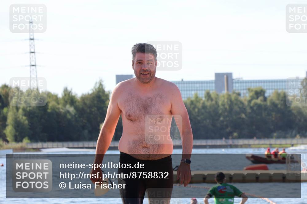 07.09.2025 - 19. Norderstedt Triathlon Luisa Fischer http://msf.ph/oto/8758832 07.09.2025 11:52:02 Schwimmen 827 meine-sportfotos.de