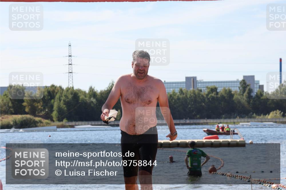 07.09.2025 - 19. Norderstedt Triathlon Luisa Fischer http://msf.ph/oto/8758844 07.09.2025 11:52:02 Schwimmen 827 meine-sportfotos.de