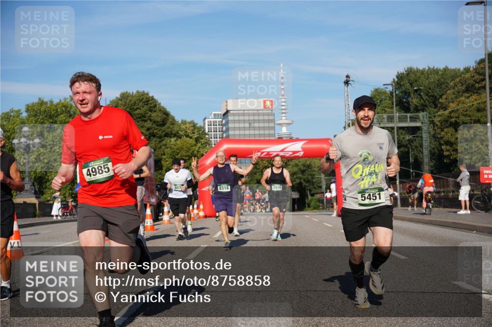 07.09.2025 - BARMER Alsterlauf Yannick Fuchs http://msf.ph/oto/8758858 07.09.2025 09:39:16 Laufen 4985, 607, 8316, 10, 3916, 5451 meine-sportfotos.de
