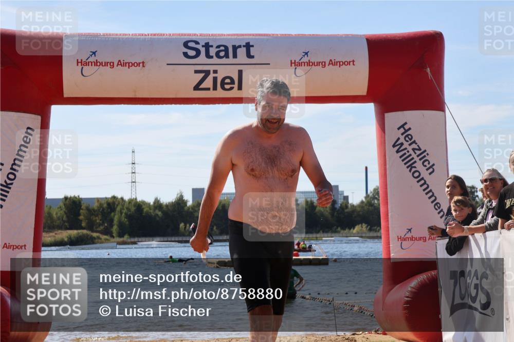 07.09.2025 - 19. Norderstedt Triathlon Luisa Fischer http://msf.ph/oto/8758880 07.09.2025 11:52:05 Schwimmen 827 meine-sportfotos.de