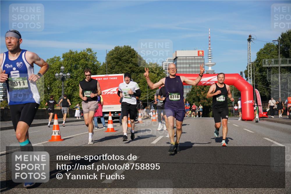 07.09.2025 - BARMER Alsterlauf Yannick Fuchs http://msf.ph/oto/8758895 07.09.2025 09:39:18 Laufen 8011, 4866, 6073, 8316, 3916 meine-sportfotos.de