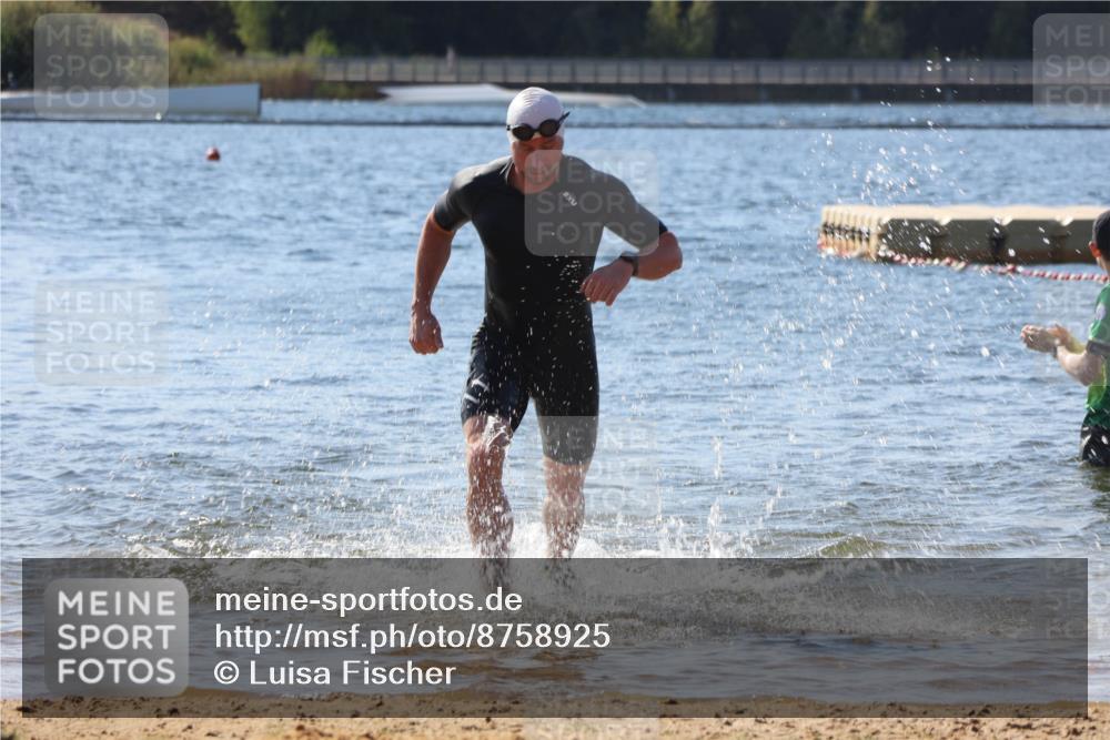07.09.2025 - 19. Norderstedt Triathlon Luisa Fischer http://msf.ph/oto/8758925 07.09.2025 11:53:26 Schwimmen 1296 meine-sportfotos.de