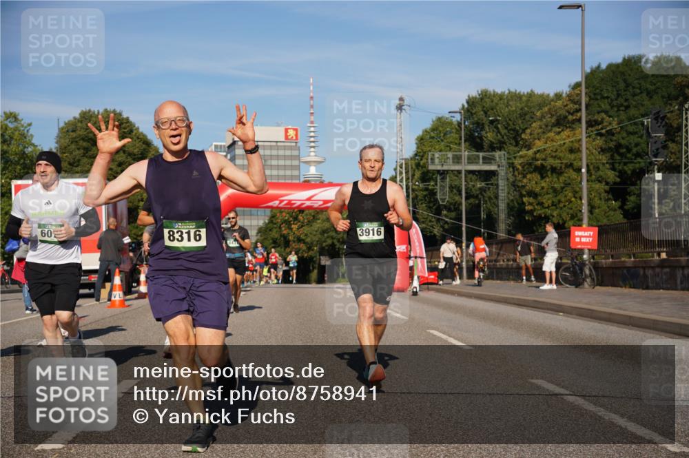 07.09.2025 - BARMER Alsterlauf Yannick Fuchs http://msf.ph/oto/8758941 07.09.2025 09:39:19 Laufen 60, 8316, 8431, 3916 meine-sportfotos.de