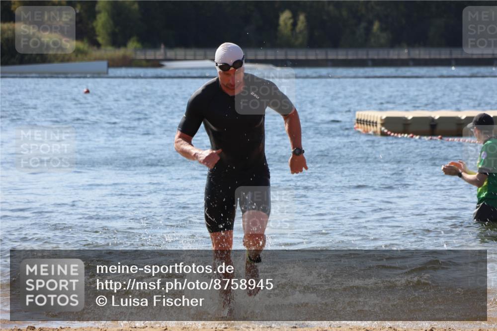 07.09.2025 - 19. Norderstedt Triathlon Luisa Fischer http://msf.ph/oto/8758945 07.09.2025 11:53:27 Schwimmen 1296 meine-sportfotos.de