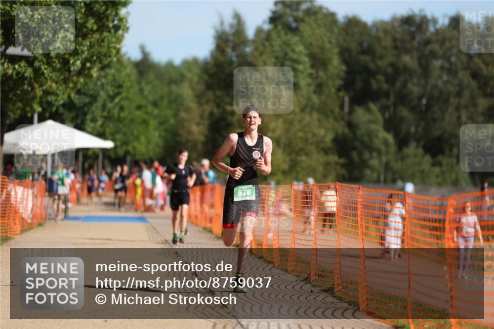 07.09.2025 - 19. Norderstedt Triathlon Michael Strokosch http://msf.ph/oto/8759037 07.09.2025 10:44:30 Laufen 678 meine-sportfotos.de