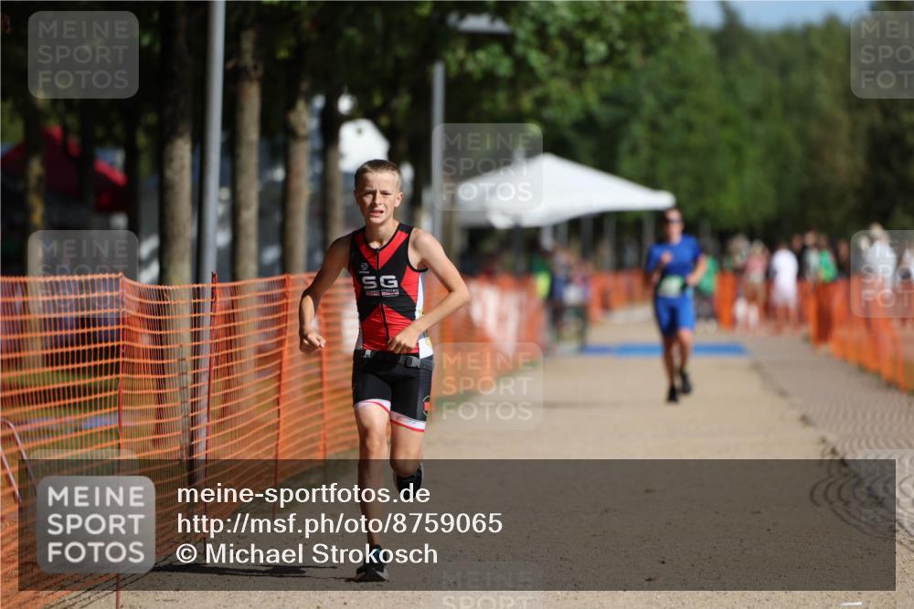 07.09.2025 - 19. Norderstedt Triathlon Michael Strokosch http://msf.ph/oto/8759065 07.09.2025 11:05:14 Laufen 107 meine-sportfotos.de