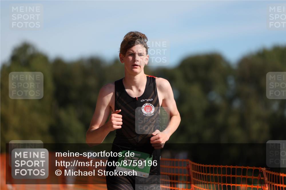 07.09.2025 - 19. Norderstedt Triathlon Michael Strokosch http://msf.ph/oto/8759196 07.09.2025 10:44:34 Laufen 64, 637, 678 meine-sportfotos.de