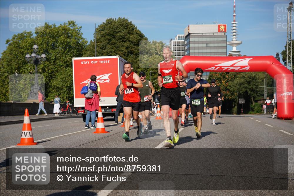 07.09.2025 - BARMER Alsterlauf Yannick Fuchs http://msf.ph/oto/8759381 07.09.2025 09:39:32 Laufen 2117, 24, 4250, 7687, 5340 meine-sportfotos.de