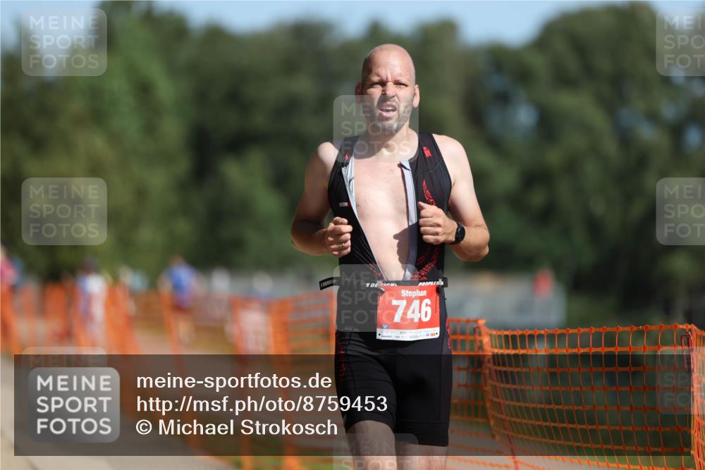 07.09.2025 - 19. Norderstedt Triathlon Michael Strokosch http://msf.ph/oto/8759453 07.09.2025 12:06:14 Laufen 746 meine-sportfotos.de