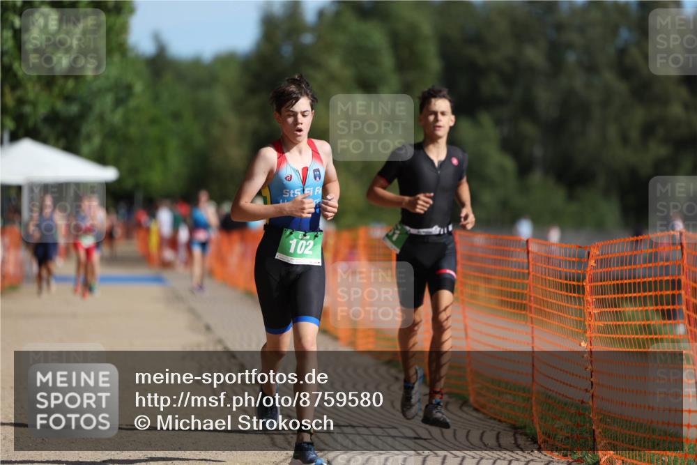 07.09.2025 - 19. Norderstedt Triathlon Michael Strokosch http://msf.ph/oto/8759580 07.09.2025 10:44:48 Laufen 102, 651 meine-sportfotos.de