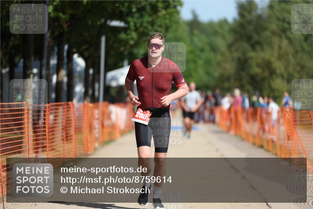 07.09.2025 - 19. Norderstedt Triathlon Michael Strokosch http://msf.ph/oto/8759614 07.09.2025 12:06:23 Laufen 280, 1258 meine-sportfotos.de