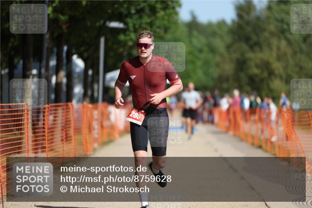 07.09.2025 - 19. Norderstedt Triathlon Michael Strokosch http://msf.ph/oto/8759628 07.09.2025 12:06:23 Laufen 280, 1258 meine-sportfotos.de