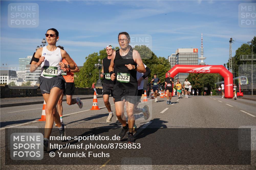 07.09.2025 - BARMER Alsterlauf Yannick Fuchs http://msf.ph/oto/8759853 07.09.2025 09:39:48 Laufen 4821, 909, 844, 5322, 524, 2748 meine-sportfotos.de