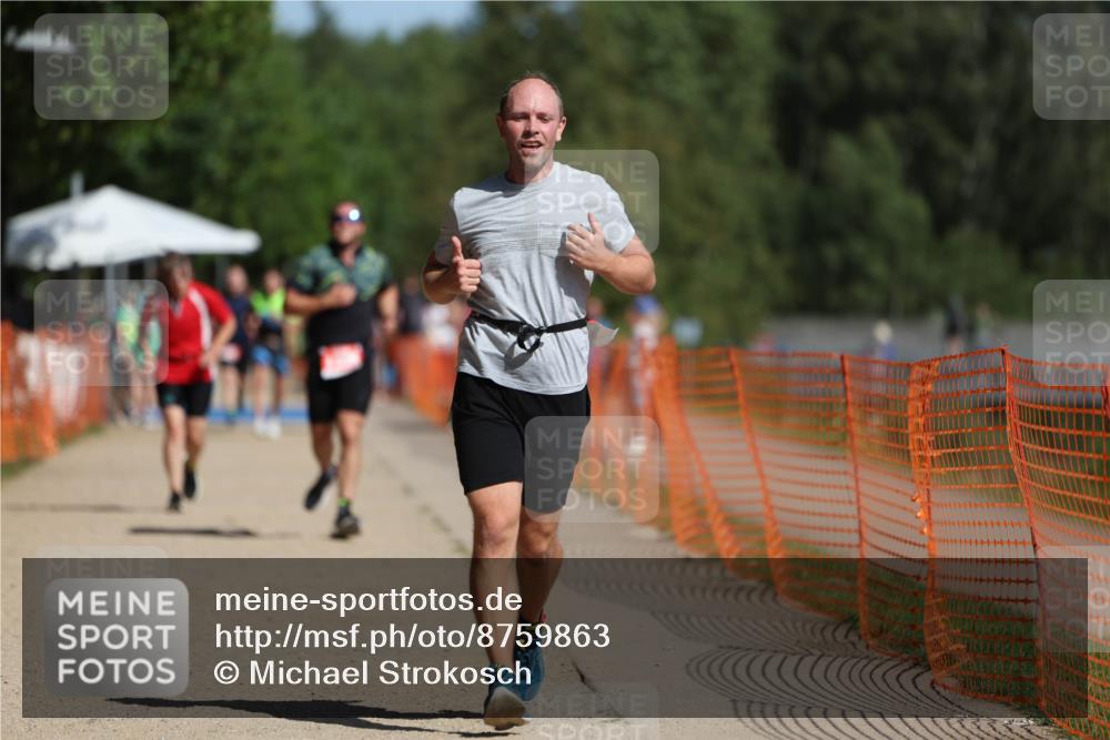 07.09.2025 - 19. Norderstedt Triathlon Michael Strokosch http://msf.ph/oto/8759863 07.09.2025 12:06:34 Laufen 801, 1395 meine-sportfotos.de