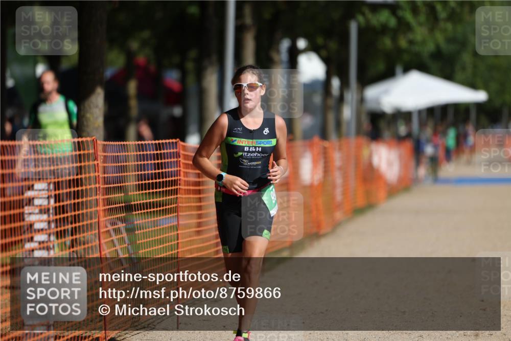 07.09.2025 - 19. Norderstedt Triathlon Michael Strokosch http://msf.ph/oto/8759866 07.09.2025 11:07:58 Laufen 99 meine-sportfotos.de