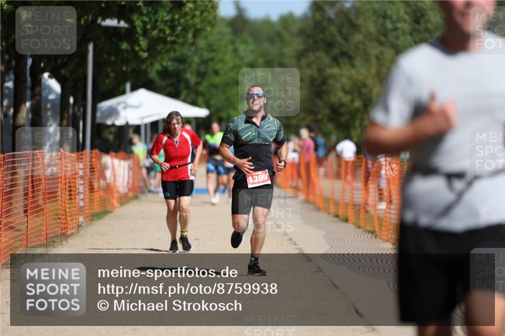 07.09.2025 - 19. Norderstedt Triathlon Michael Strokosch http://msf.ph/oto/8759938 07.09.2025 12:06:36 Laufen 801, 1229, 1395 meine-sportfotos.de