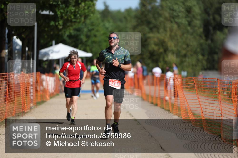 07.09.2025 - 19. Norderstedt Triathlon Michael Strokosch http://msf.ph/oto/8759986 07.09.2025 12:06:37 Laufen 801, 1229, 1395 meine-sportfotos.de