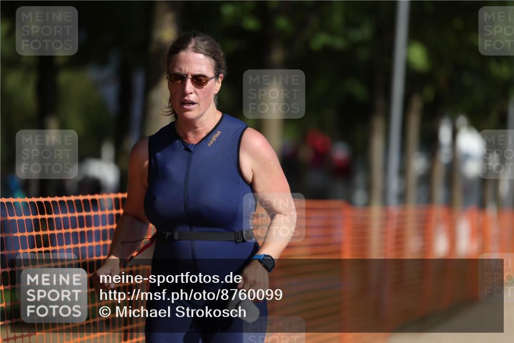 07.09.2025 - 19. Norderstedt Triathlon Michael Strokosch http://msf.ph/oto/8760099 07.09.2025 10:45:06 Laufen 131, 1111, 1119 meine-sportfotos.de