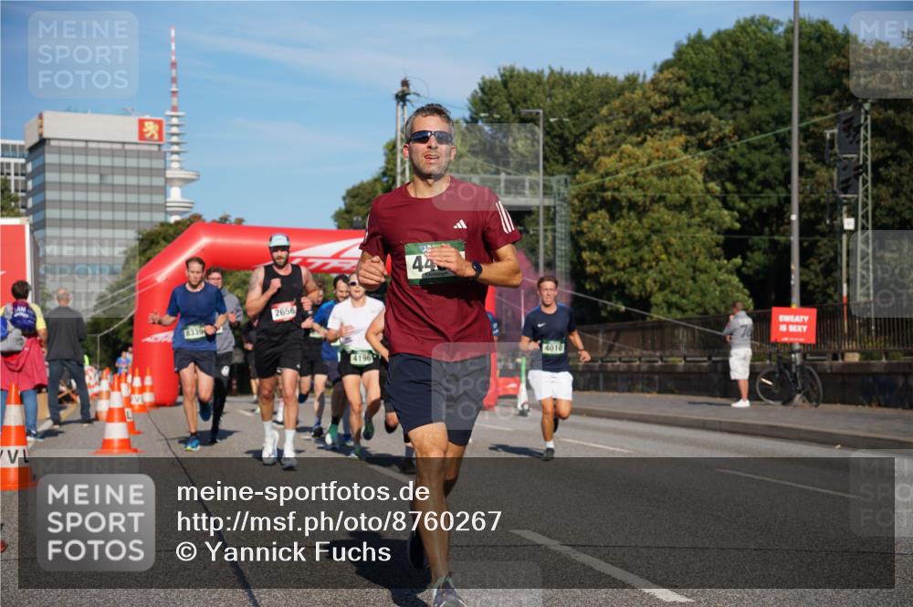 07.09.2025 - BARMER Alsterlauf Yannick Fuchs http://msf.ph/oto/8760267 07.09.2025 09:40:06 Laufen 8339, 2656, 4196, 44, 4010 meine-sportfotos.de