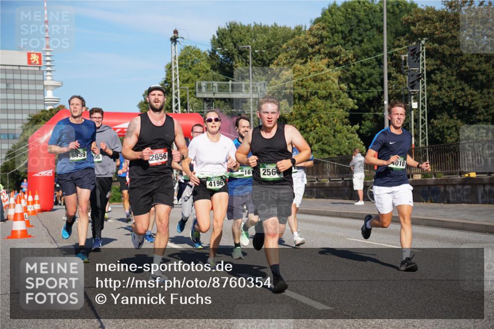 07.09.2025 - BARMER Alsterlauf Yannick Fuchs http://msf.ph/oto/8760354 07.09.2025 09:40:07 Laufen 8339, 96, 2656, 4196, 161, 256, 4010 meine-sportfotos.de