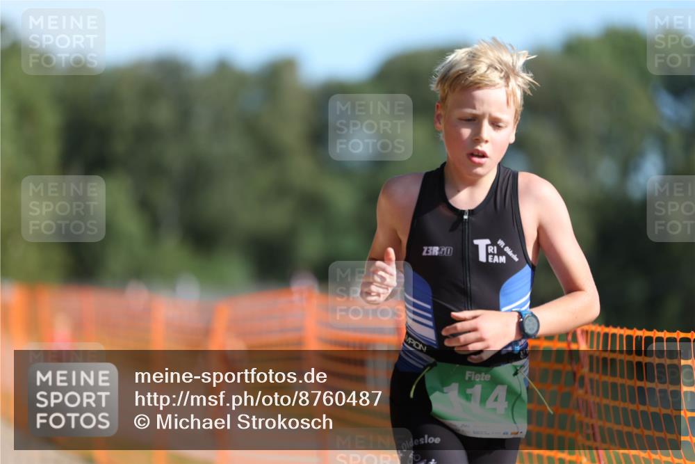 07.09.2025 - 19. Norderstedt Triathlon Michael Strokosch http://msf.ph/oto/8760487 07.09.2025 10:45:19 Laufen 70, 114, 668, 682 meine-sportfotos.de