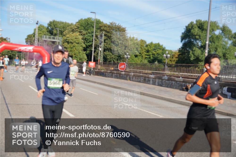 07.09.2025 - BARMER Alsterlauf Yannick Fuchs http://msf.ph/oto/8760590 07.09.2025 09:40:14 Laufen 5966 meine-sportfotos.de
