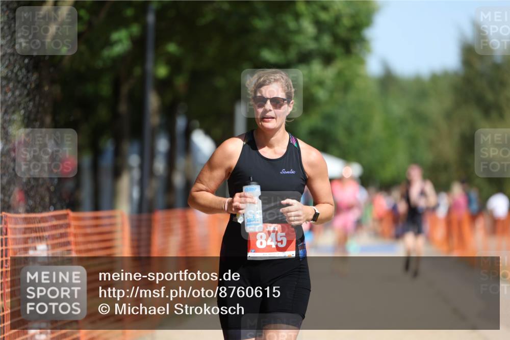 07.09.2025 - 19. Norderstedt Triathlon Michael Strokosch http://msf.ph/oto/8760615 07.09.2025 12:07:16 Laufen 821, 845 meine-sportfotos.de