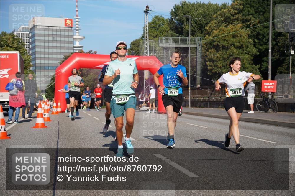 07.09.2025 - BARMER Alsterlauf Yannick Fuchs http://msf.ph/oto/8760792 07.09.2025 09:40:20 Laufen 4, 5043, 3974, 8391, 4978 meine-sportfotos.de