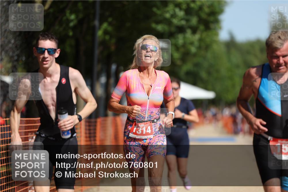 07.09.2025 - 19. Norderstedt Triathlon Michael Strokosch http://msf.ph/oto/8760801 07.09.2025 12:07:25 Laufen 152, 768, 1200, 1314, 1368 meine-sportfotos.de