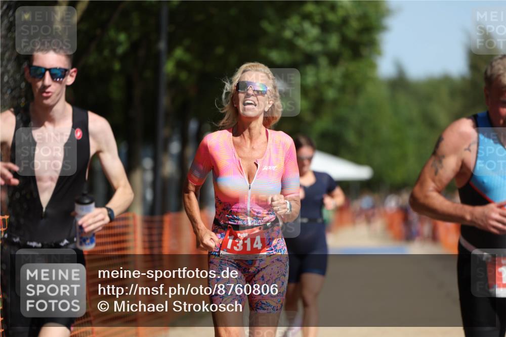 07.09.2025 - 19. Norderstedt Triathlon Michael Strokosch http://msf.ph/oto/8760806 07.09.2025 12:07:25 Laufen 152, 768, 1200, 1314, 1368 meine-sportfotos.de