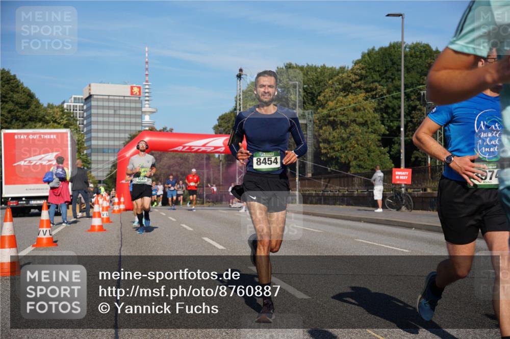 07.09.2025 - BARMER Alsterlauf Yannick Fuchs http://msf.ph/oto/8760887 07.09.2025 09:40:22 Laufen 5043, 8454, 974 meine-sportfotos.de