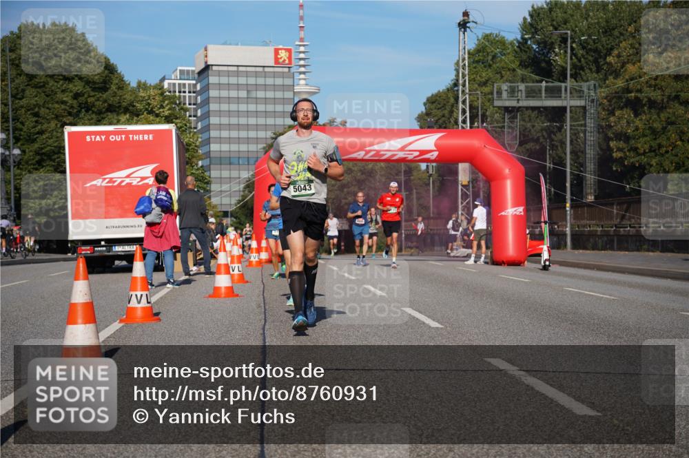07.09.2025 - BARMER Alsterlauf Yannick Fuchs http://msf.ph/oto/8760931 07.09.2025 09:40:23 Laufen 5043 meine-sportfotos.de