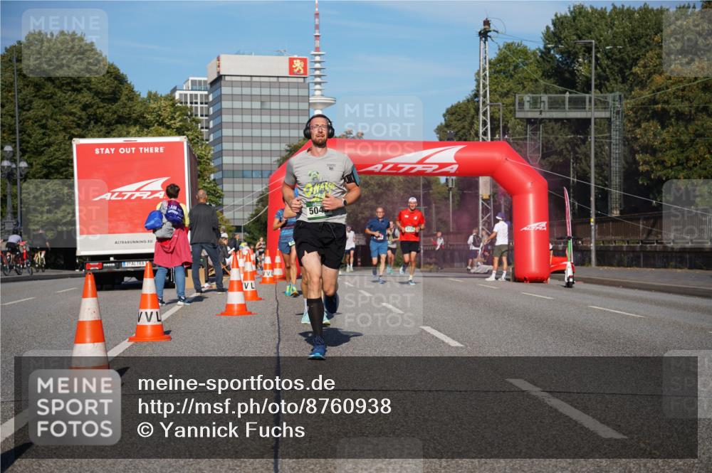 07.09.2025 - BARMER Alsterlauf Yannick Fuchs http://msf.ph/oto/8760938 07.09.2025 09:40:23 Laufen 504, 4731 meine-sportfotos.de