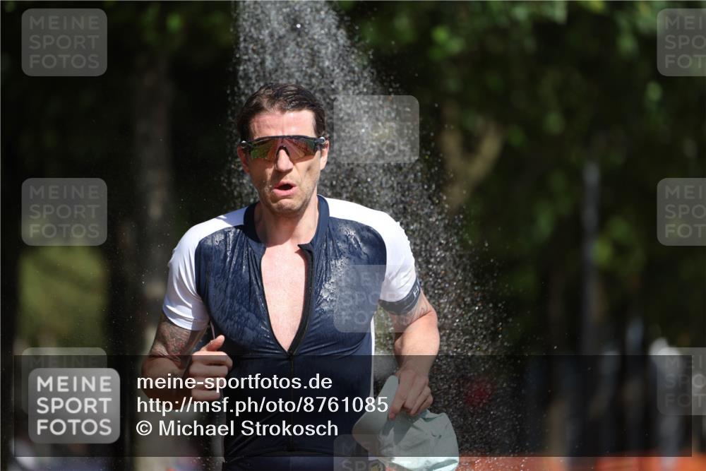 07.09.2025 - 19. Norderstedt Triathlon Michael Strokosch http://msf.ph/oto/8761085 07.09.2025 12:07:33 Laufen 768 meine-sportfotos.de