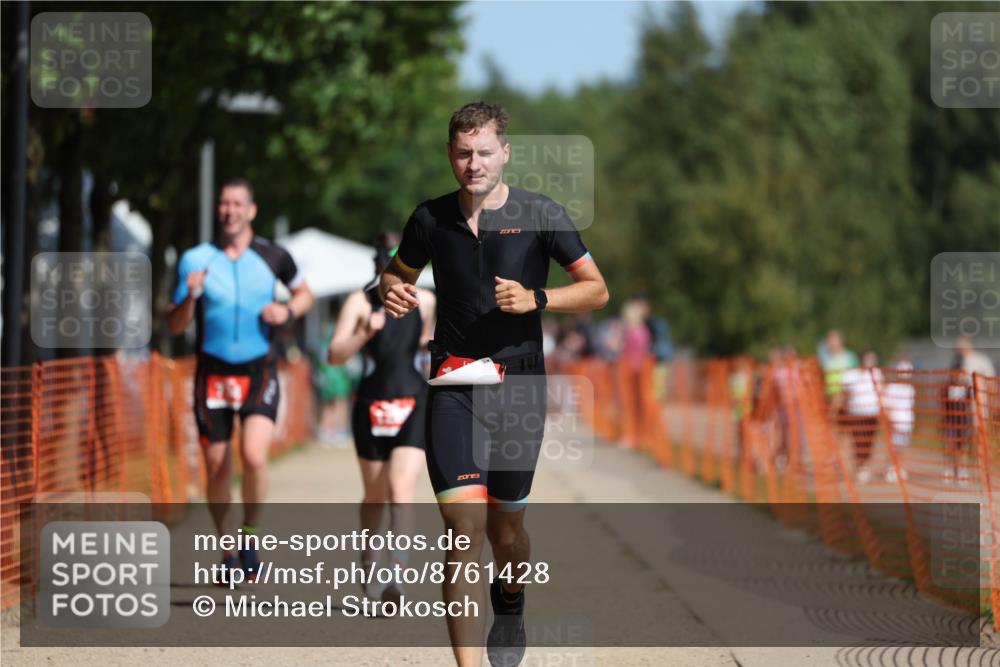 07.09.2025 - 19. Norderstedt Triathlon Michael Strokosch http://msf.ph/oto/8761428 07.09.2025 12:08:00 Laufen 734, 1223, 1288 meine-sportfotos.de