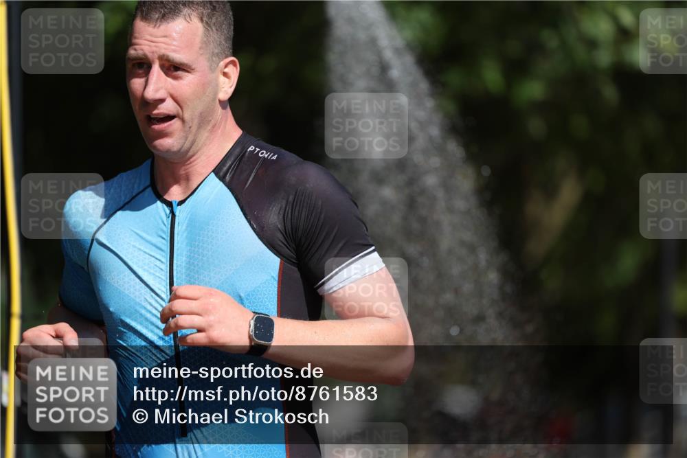 07.09.2025 - 19. Norderstedt Triathlon Michael Strokosch http://msf.ph/oto/8761583 07.09.2025 12:08:05 Laufen 734, 1223, 1288 meine-sportfotos.de