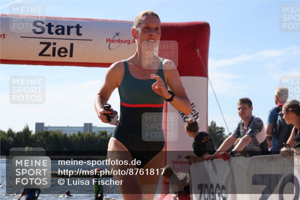 07.09.2025 - 19. Norderstedt Triathlon Luisa Fischer http://msf.ph/oto/8761817 07.09.2025 12:10:07 Schwimmen 194 meine-sportfotos.de