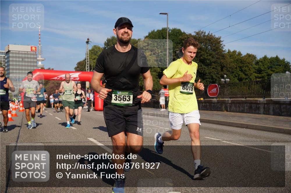 07.09.2025 - BARMER Alsterlauf Yannick Fuchs http://msf.ph/oto/8761927 07.09.2025 09:40:53 Laufen 469, 2954, 354, 5208, 136, 3563, 6015 meine-sportfotos.de