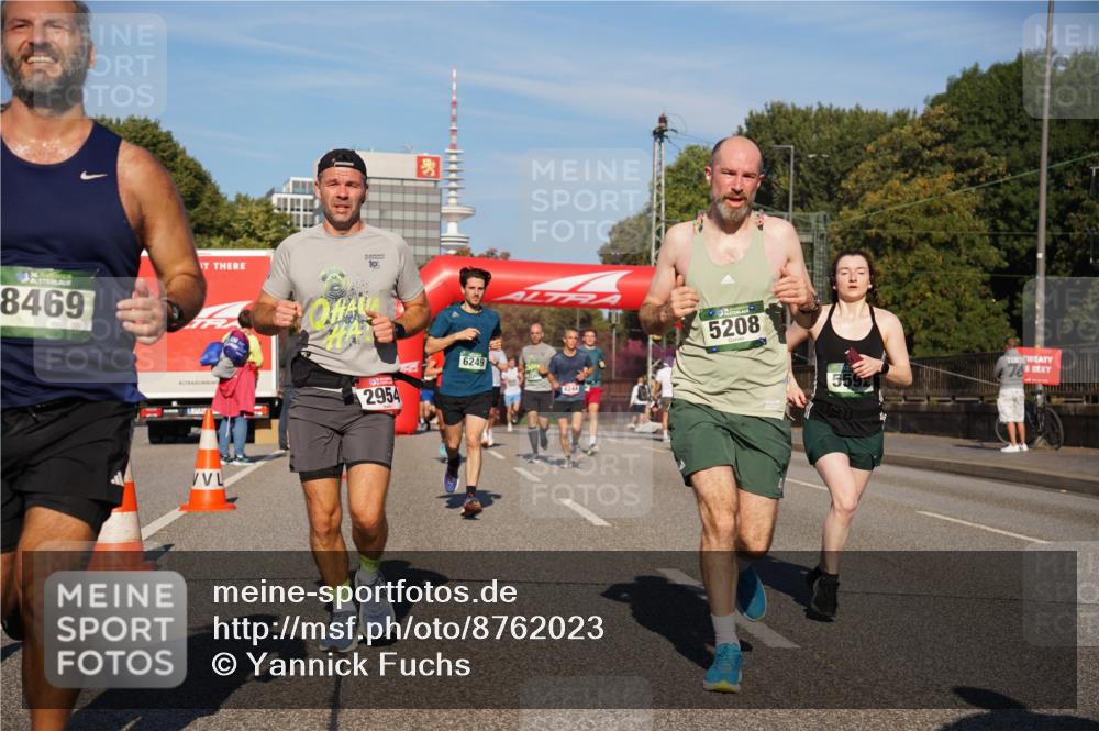07.09.2025 - BARMER Alsterlauf Yannick Fuchs http://msf.ph/oto/8762023 07.09.2025 09:40:55 Laufen 8469, 10, 5208, 2954, 6249, 6244, 55 meine-sportfotos.de