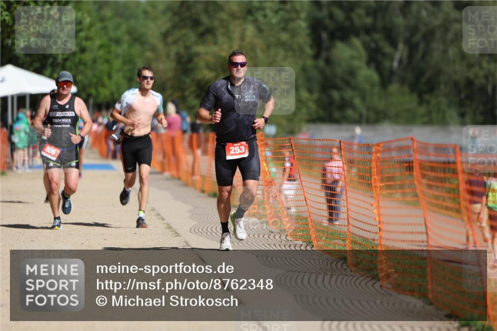 07.09.2025 - 19. Norderstedt Triathlon Michael Strokosch http://msf.ph/oto/8762348 07.09.2025 12:08:48 Laufen 185, 253, 806 meine-sportfotos.de